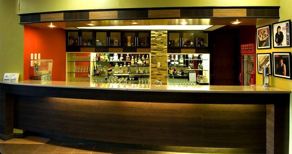 Subic Holiday Villas Olongapo Bagian luar foto