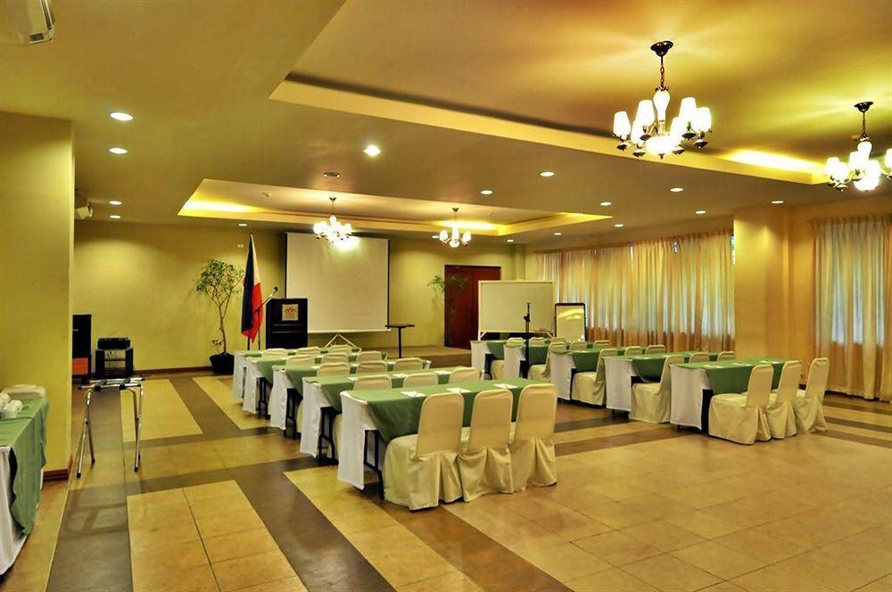Subic Holiday Villas Olongapo Bagian luar foto